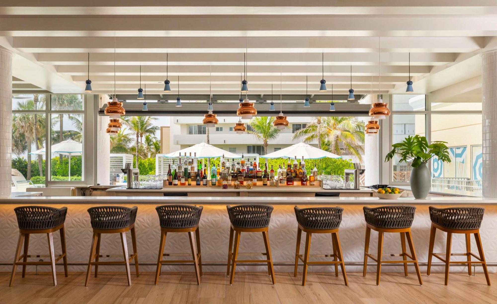 The Singer Oceanfront Resort, Curio Collection By Hilton Riviera Beach Exterior foto