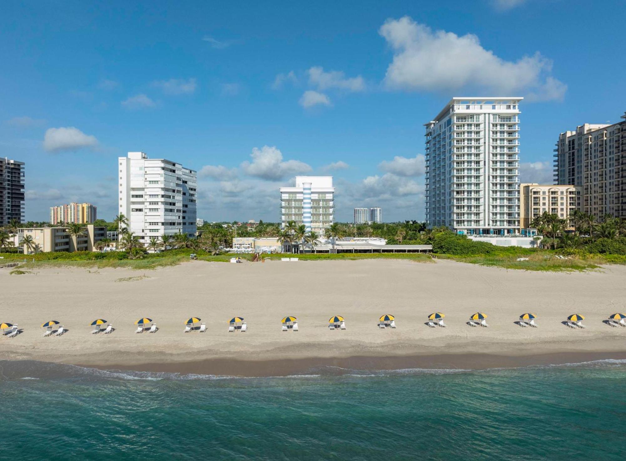 The Singer Oceanfront Resort, Curio Collection By Hilton Riviera Beach Exterior foto