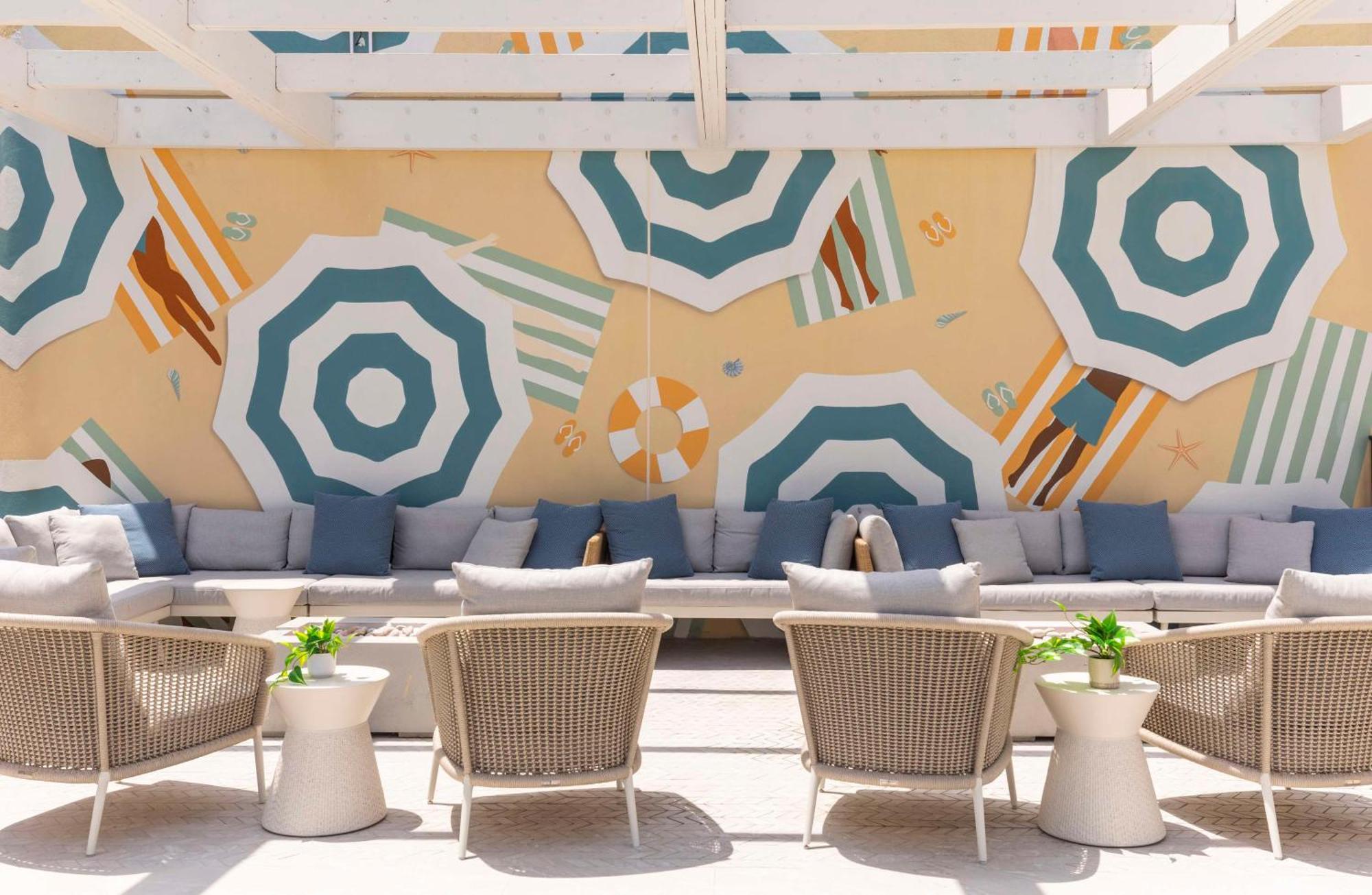 The Singer Oceanfront Resort, Curio Collection By Hilton Riviera Beach Exterior foto